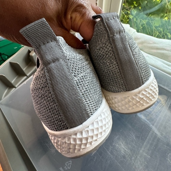 Tommy Bahama grey flint knit jogger memory foam slip on size 8.5 sneakers - Picture 4 of 9